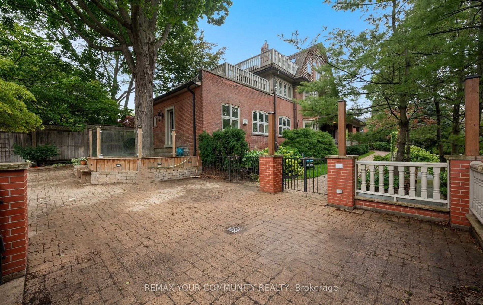 62 Indian Grove • Toronto, ON photo 40