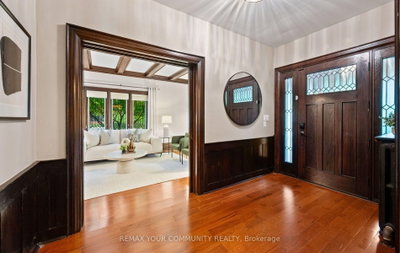 62 Indian Grove • Toronto, ON photo 8