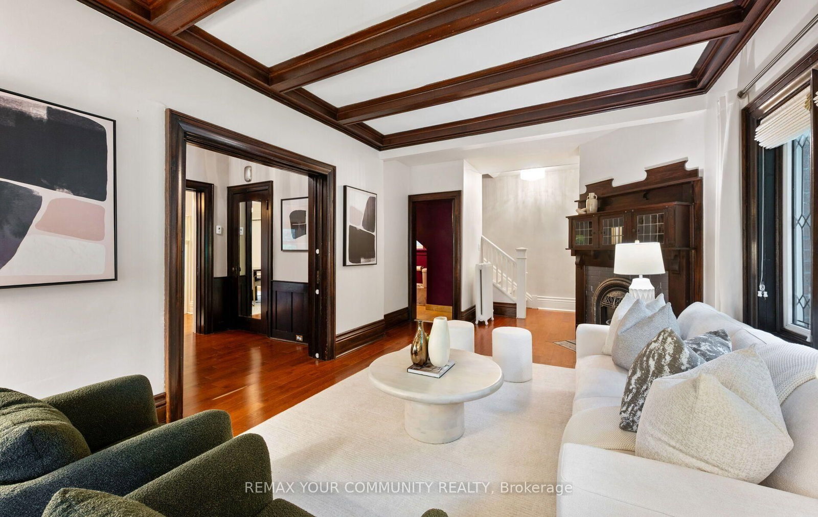 62 Indian Grove • Toronto, ON photo 9