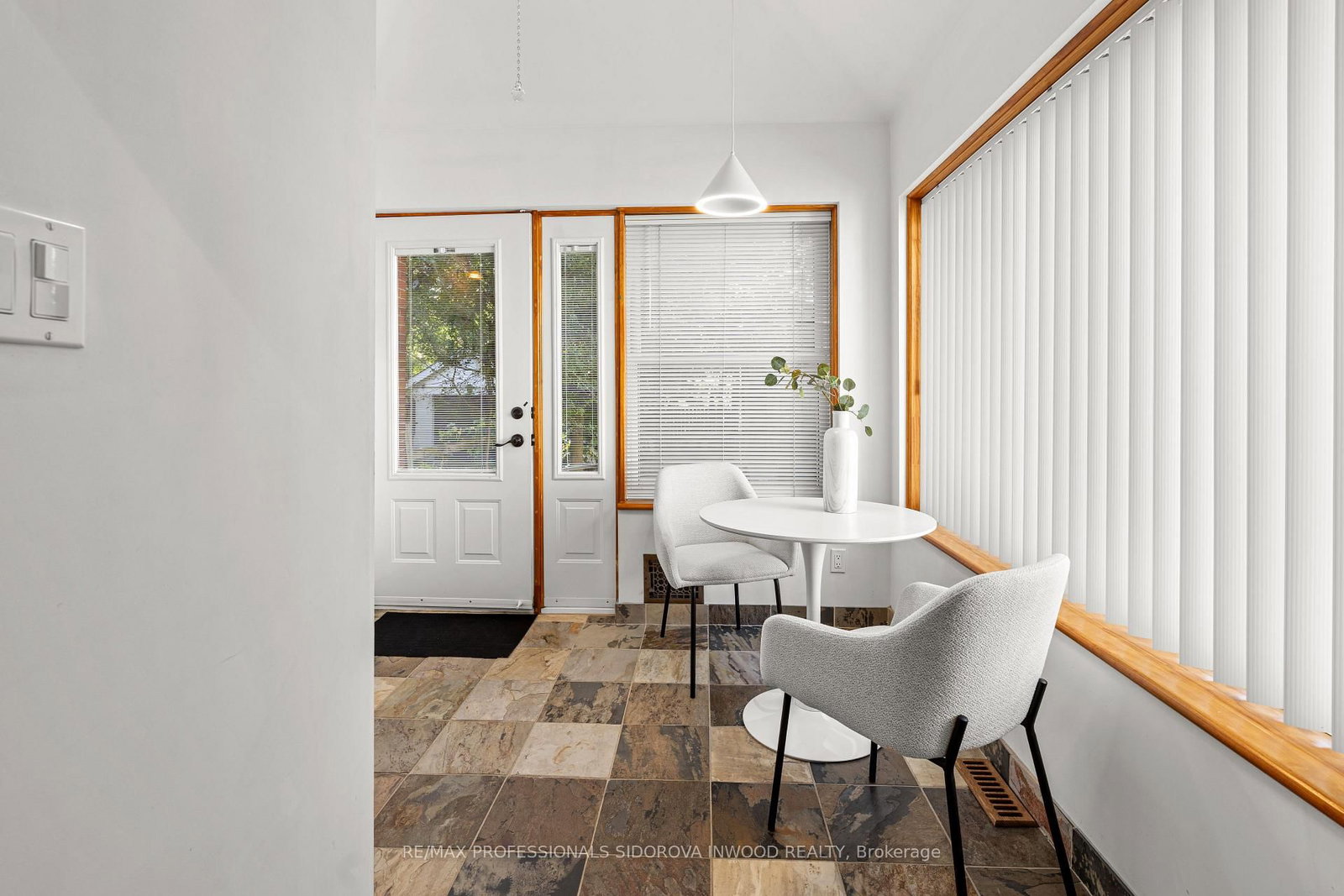 11 Winfield Avenue • Toronto, ON photo 14