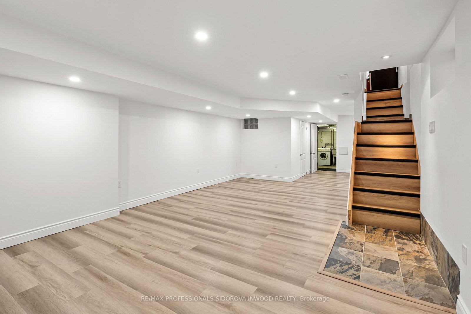 11 Winfield Avenue • Toronto, ON photo 22