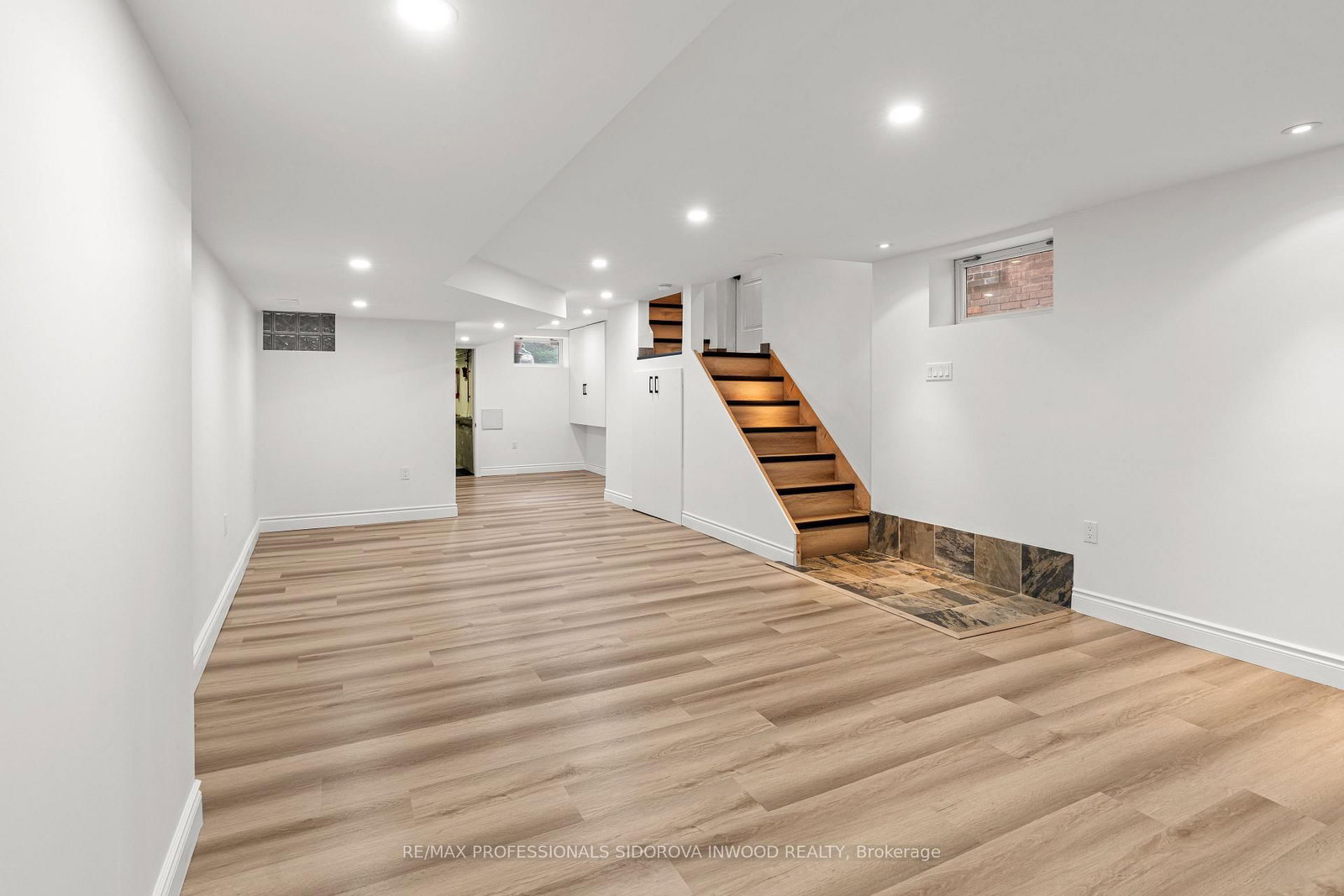 11 Winfield Avenue • Toronto, ON photo 23