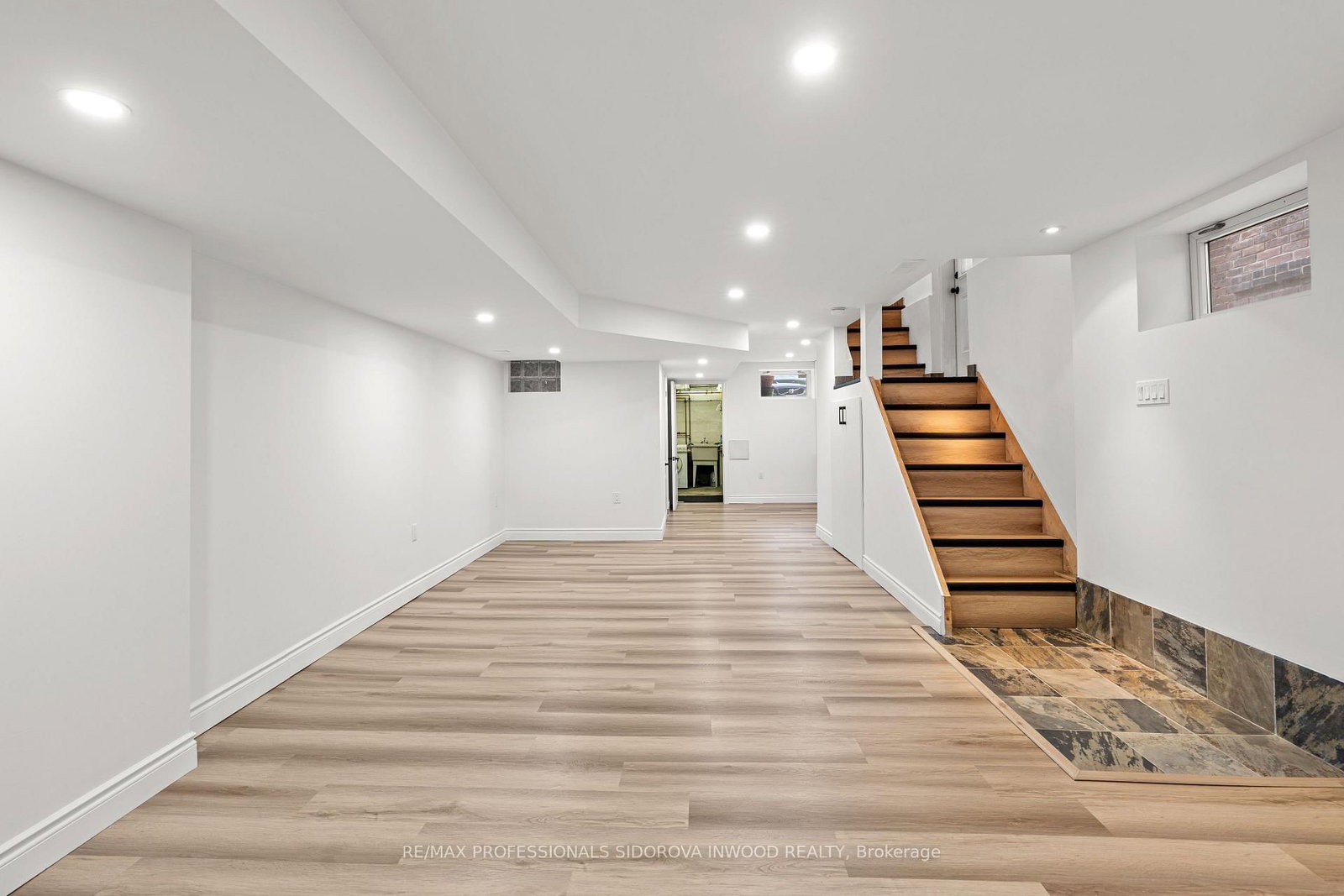 11 Winfield Avenue • Toronto, ON photo 24