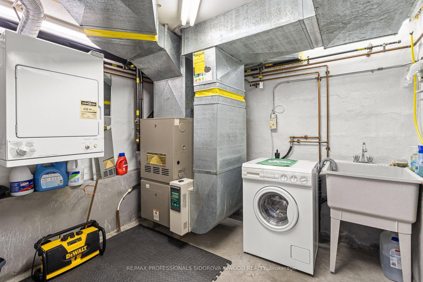 11 Winfield Avenue • Toronto, ON photo 26