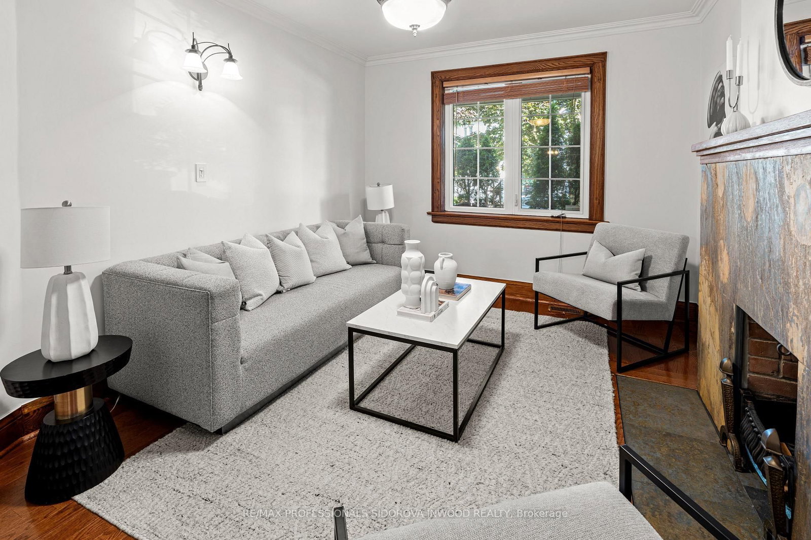 11 Winfield Avenue • Toronto, ON photo 5