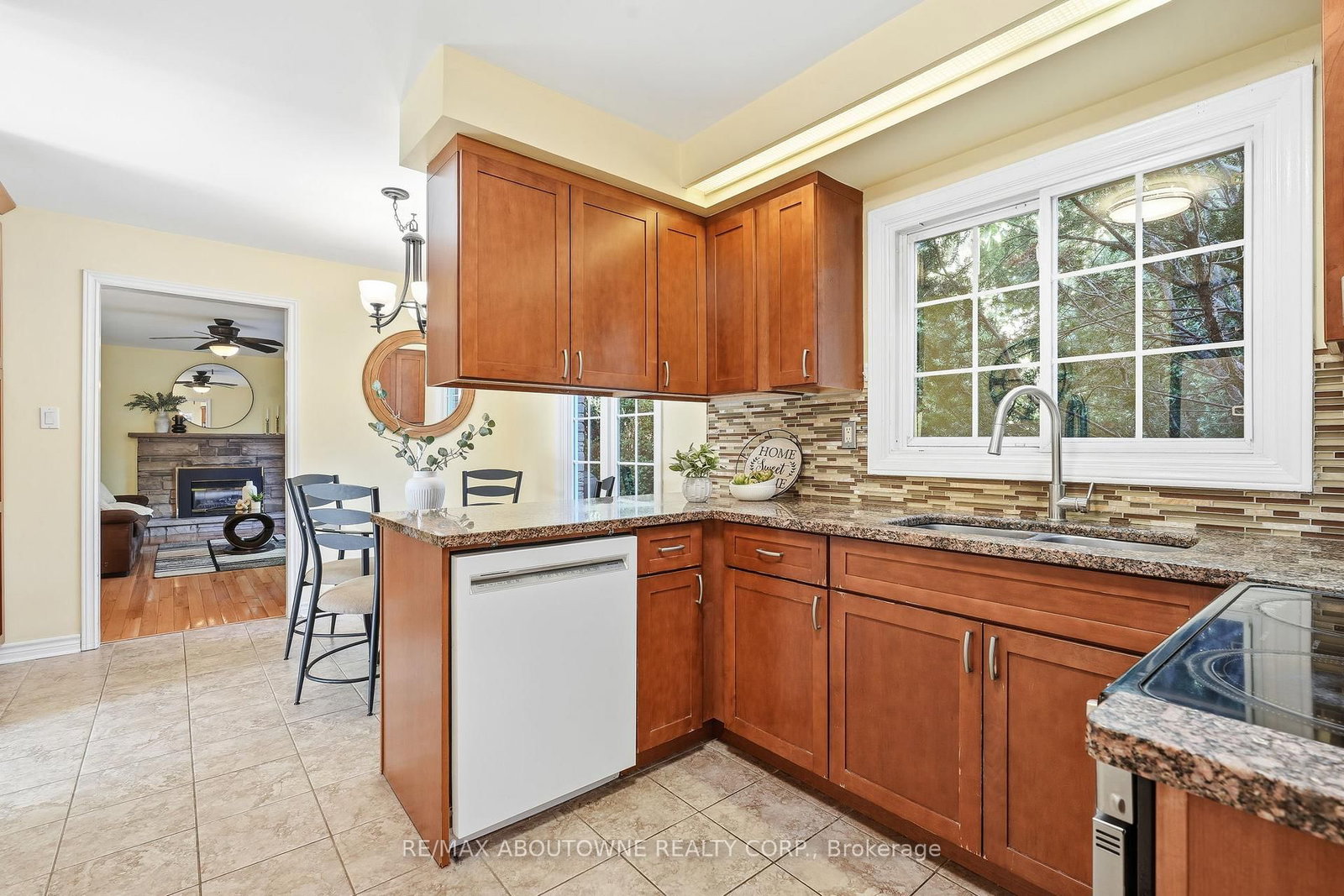 1177 Grand Boulevard • Oakville, ON photo 12