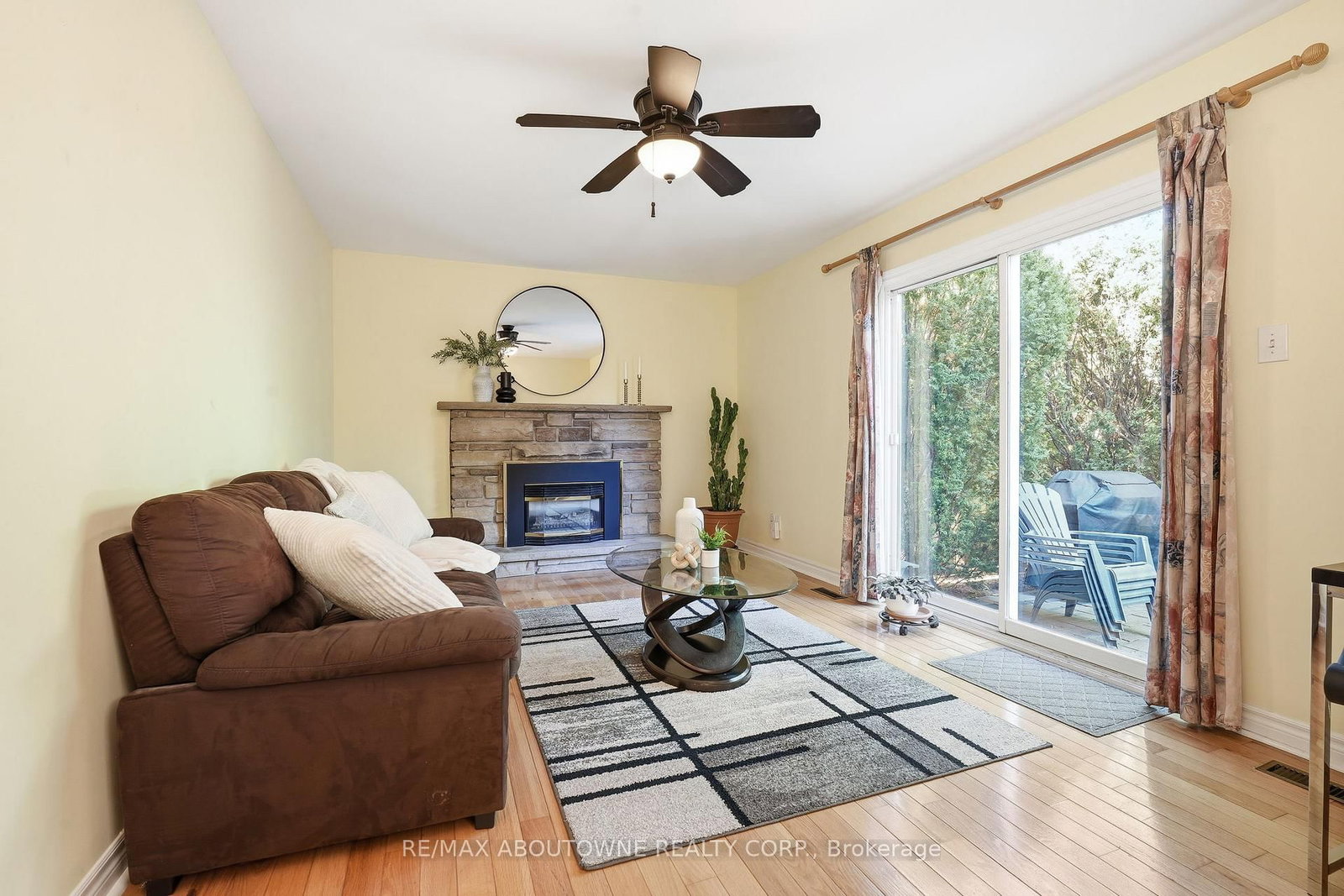 1177 Grand Boulevard • Oakville, ON photo 16