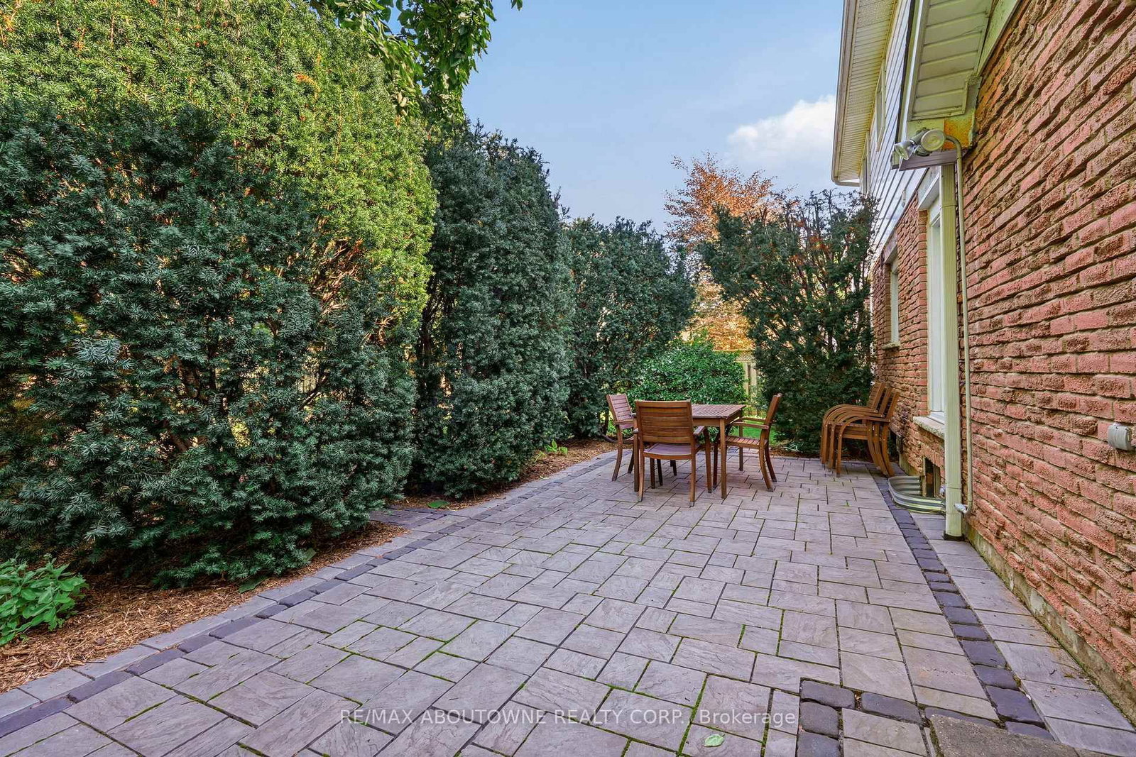 1177 Grand Boulevard • Oakville, ON photo 32