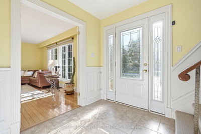 1177 Grand Boulevard • Oakville, ON photo 4