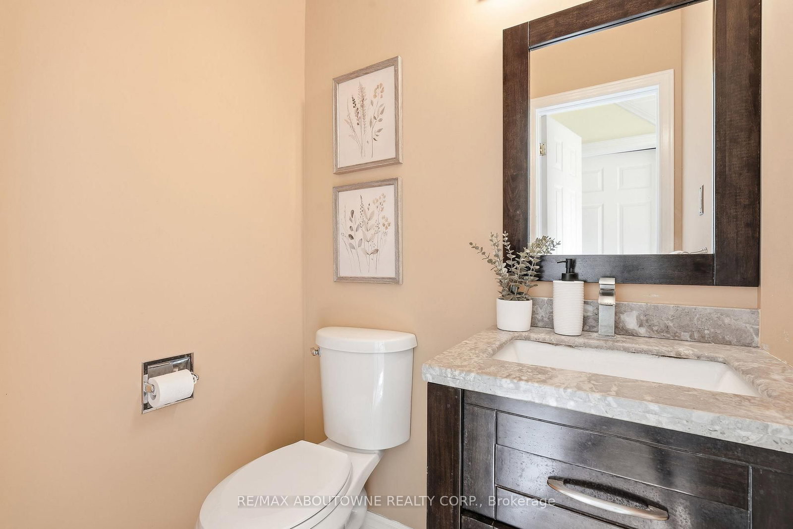 1177 Grand Boulevard • Oakville, ON photo 5
