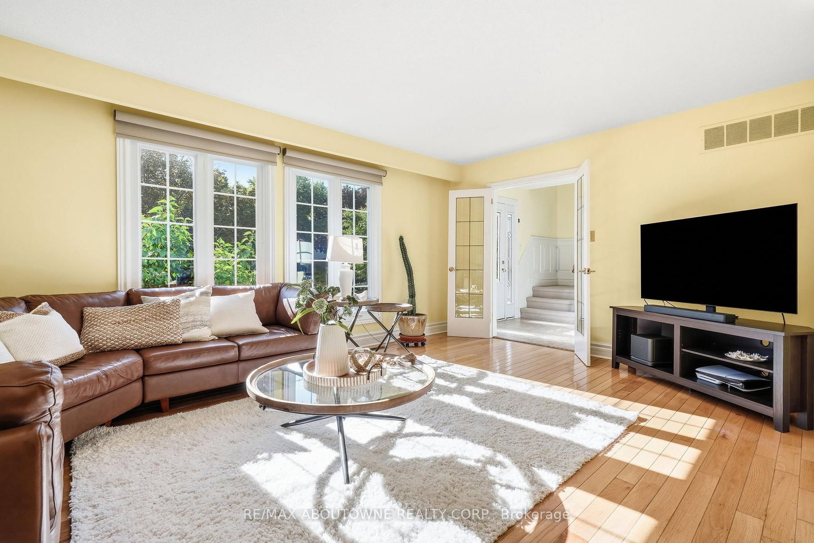 1177 Grand Boulevard • Oakville, ON photo 8