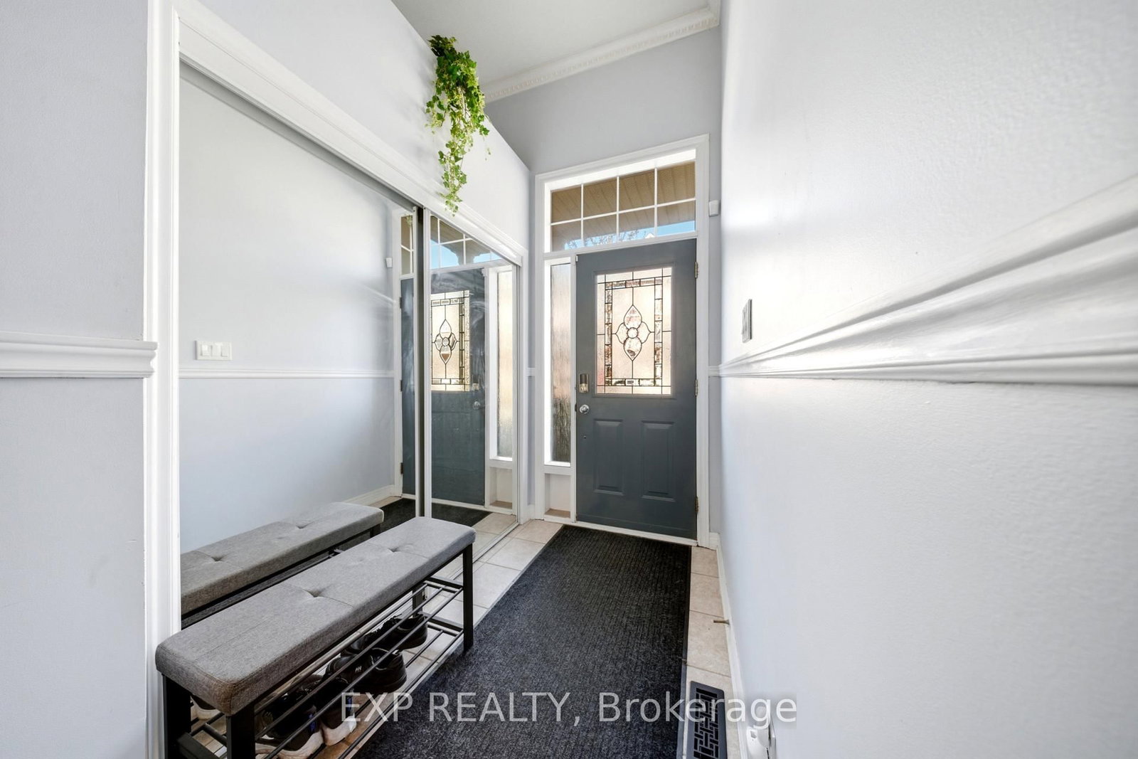 6 Purple Finch Court • Brampton, ON photo 8