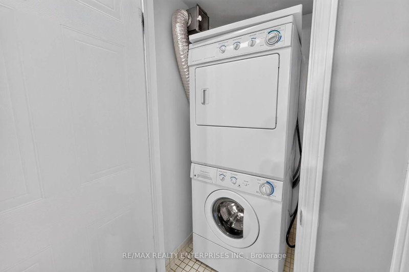 4975 Southampton Mississauga,ON L5M 8C8 — Photo 25