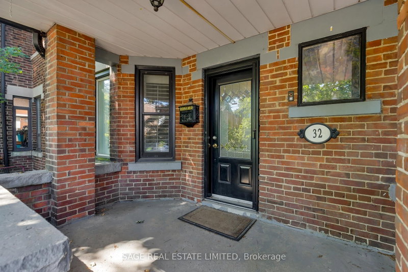 Main - 32 Roblocke Avenue