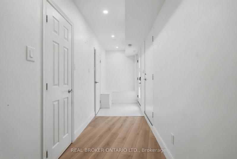 LOWER - 1498 Paddington Court