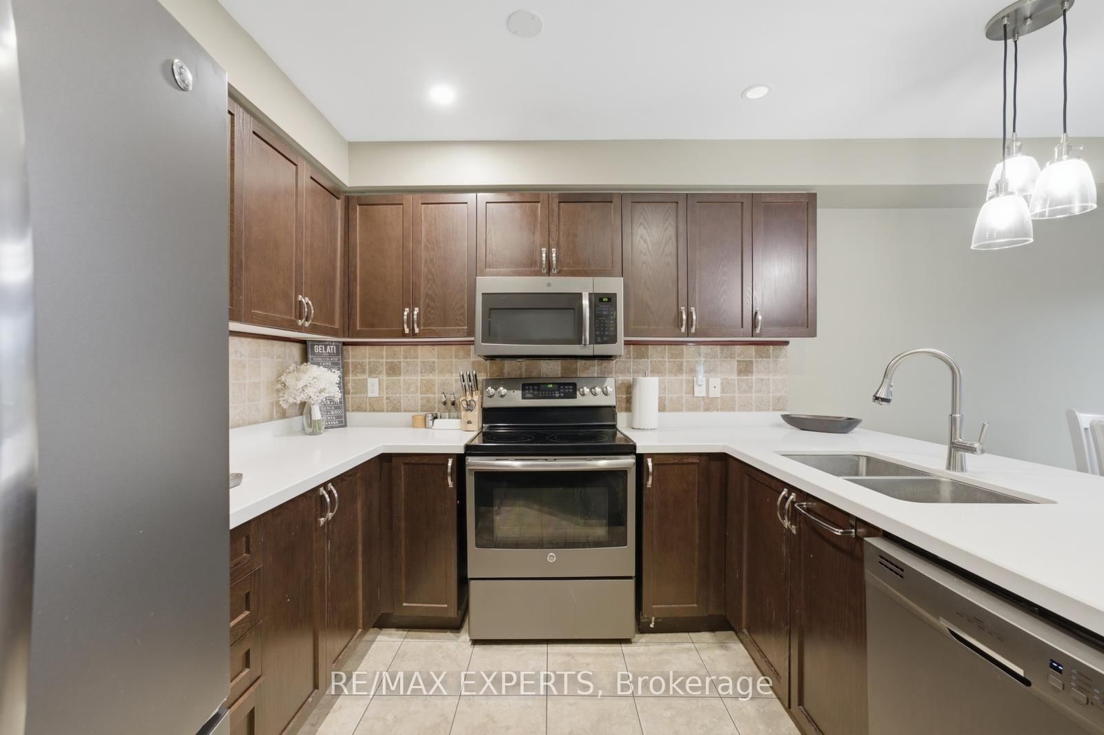 72 Victor Large Way • Orangeville, ON photo 10