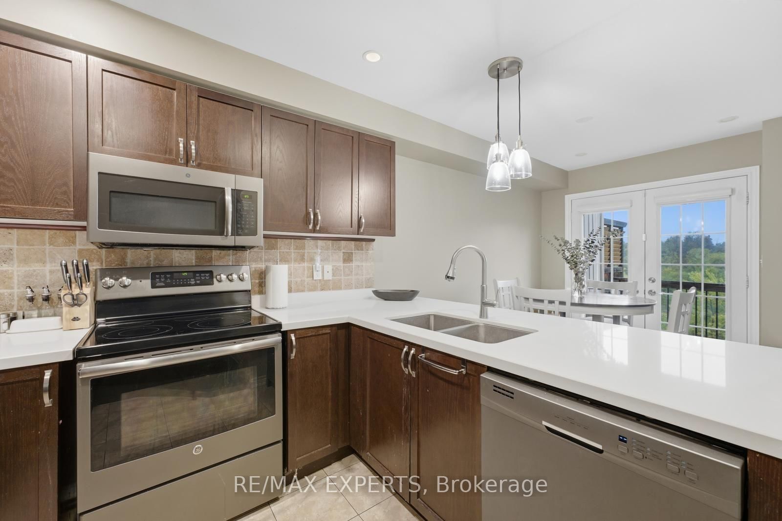 72 Victor Large Way • Orangeville, ON photo 11