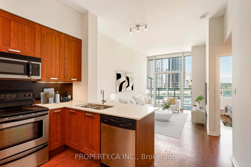 703 - 3391 Bloor Street W