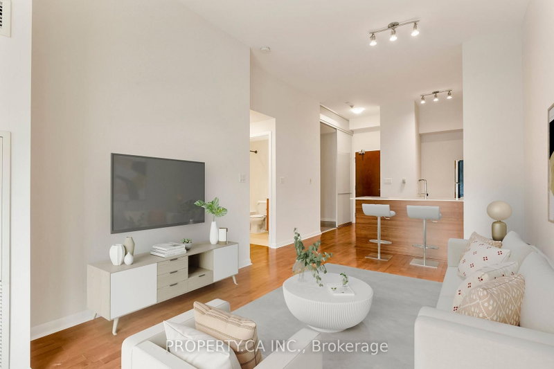 703 - 3391 Bloor Street W