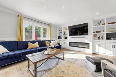 30 Casper Crescent • Brampton, ON photo 4