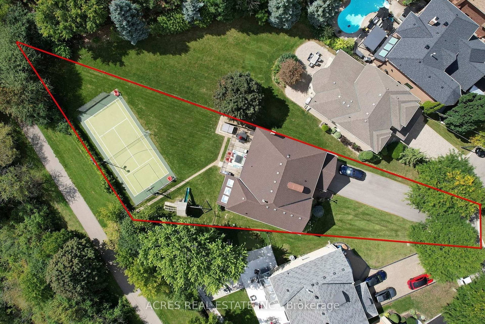30 Casper Crescent • Brampton, ON photo 9
