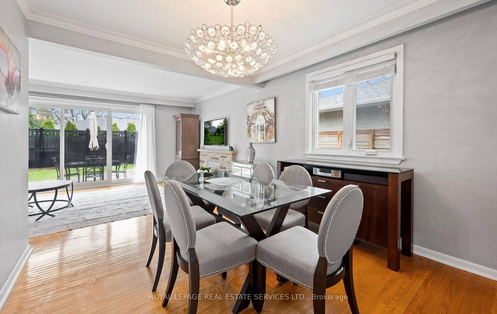 22 Arbroath Crescent • Toronto, ON photo 12