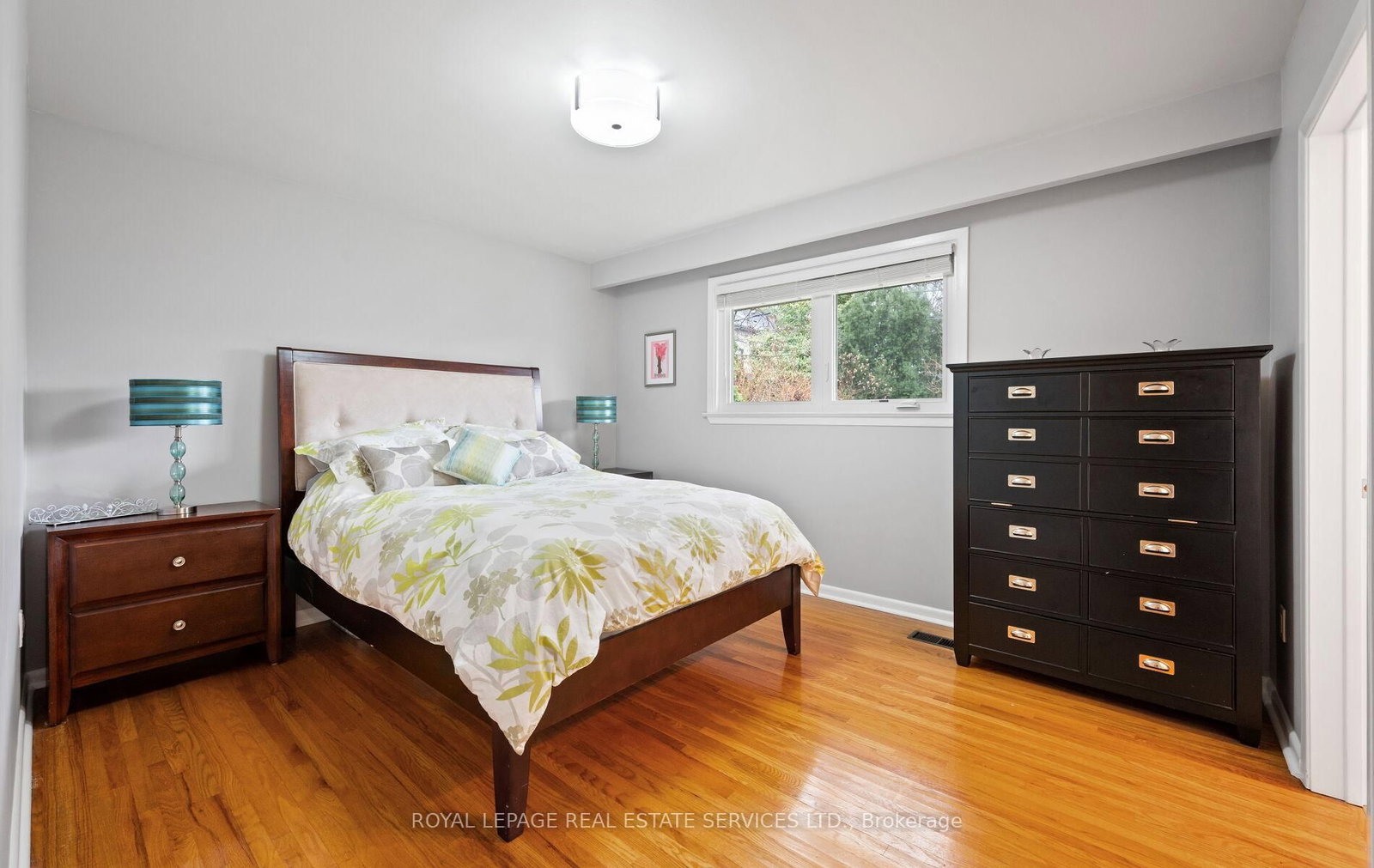 22 Arbroath Crescent • Toronto, ON photo 18