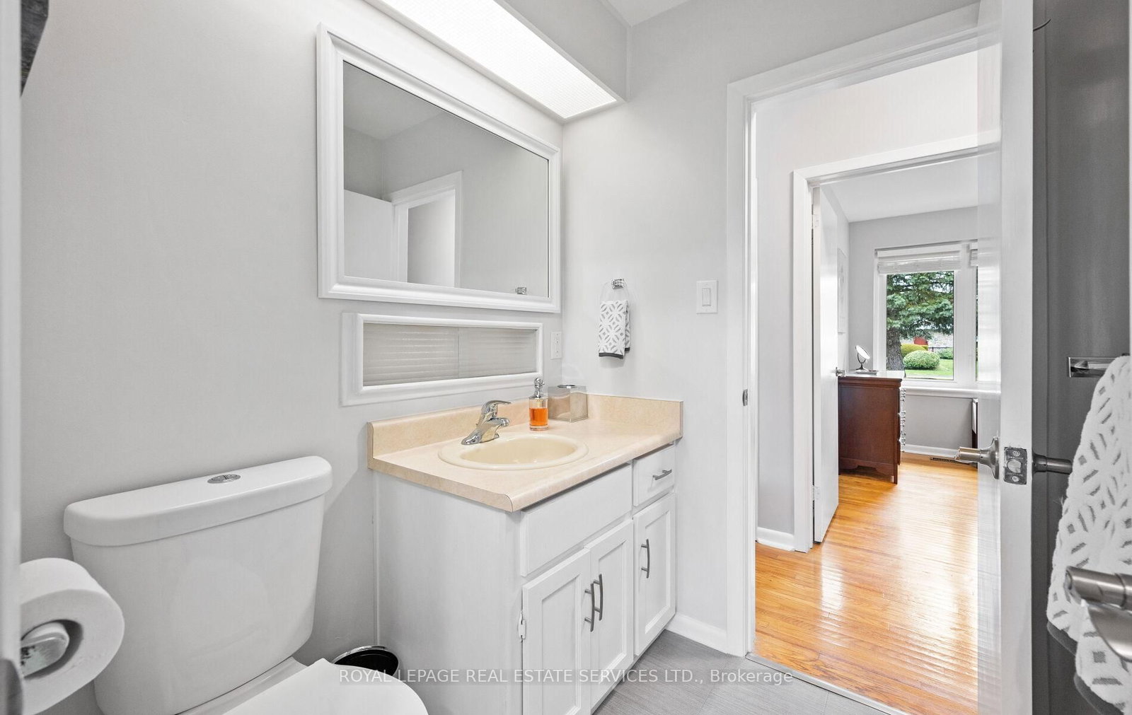 22 Arbroath Crescent • Toronto, ON photo 22