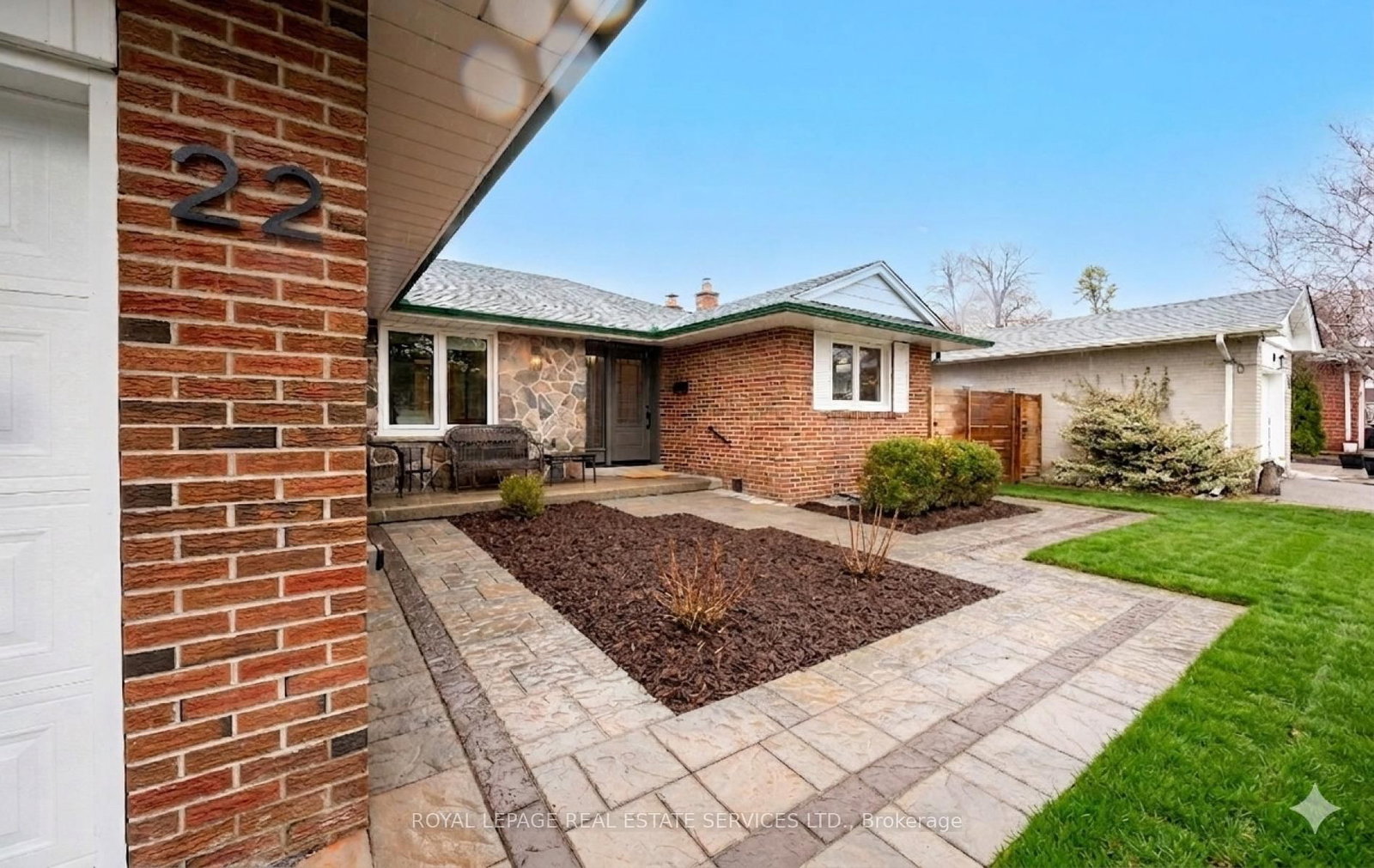 22 Arbroath Crescent • Toronto, ON photo 3