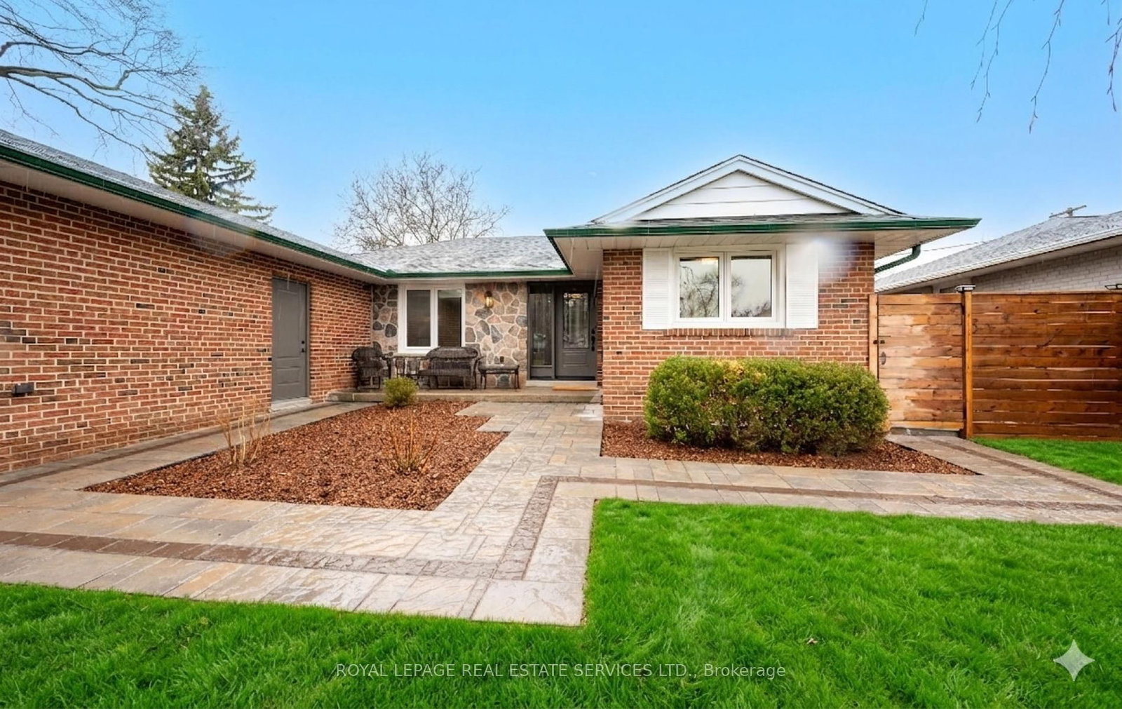 22 Arbroath Crescent • Toronto, ON photo 4