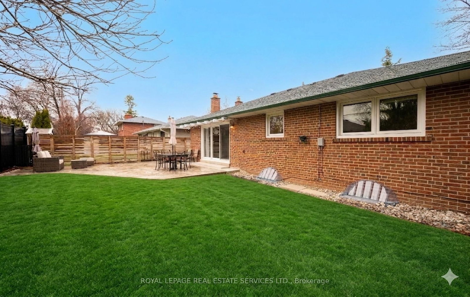 22 Arbroath Crescent • Toronto, ON photo 41