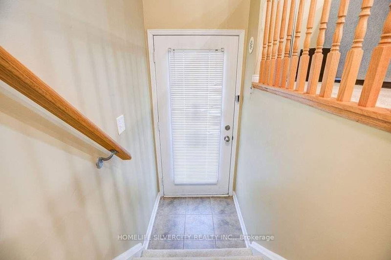 64 - 60 Fairwood Circle