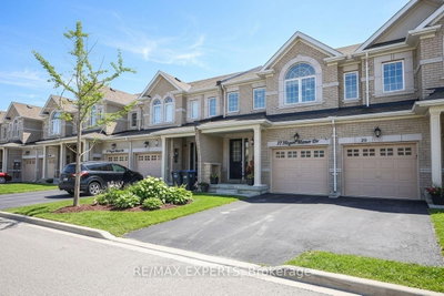 27 Hogan Manor Brampton,ON L7A 4V3 — Photo 1
