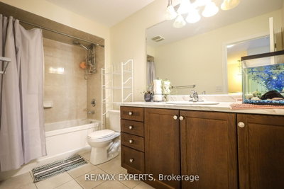 27 Hogan Manor Brampton,ON L7A 4V3 — Photo 11