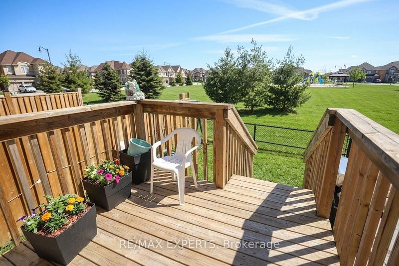27 Hogan Manor Brampton,ON L7A 4V3 — Photo 16