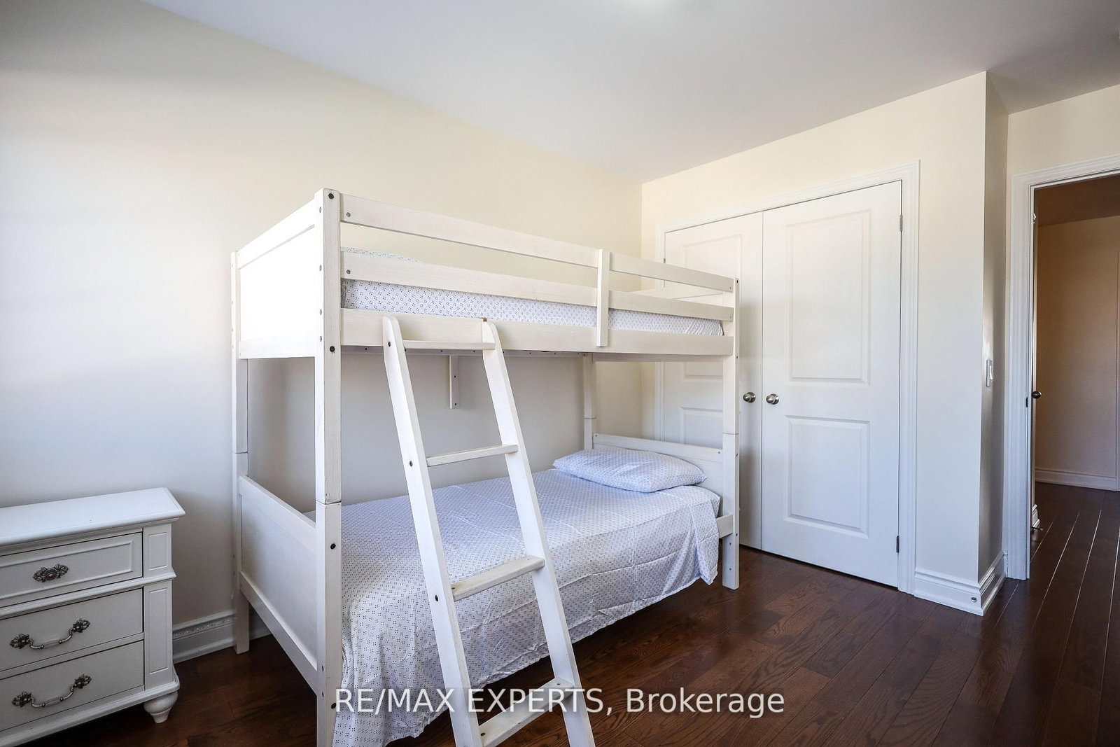 27 Hogan Manor Brampton,ON L7A 4V3 — Photo 8