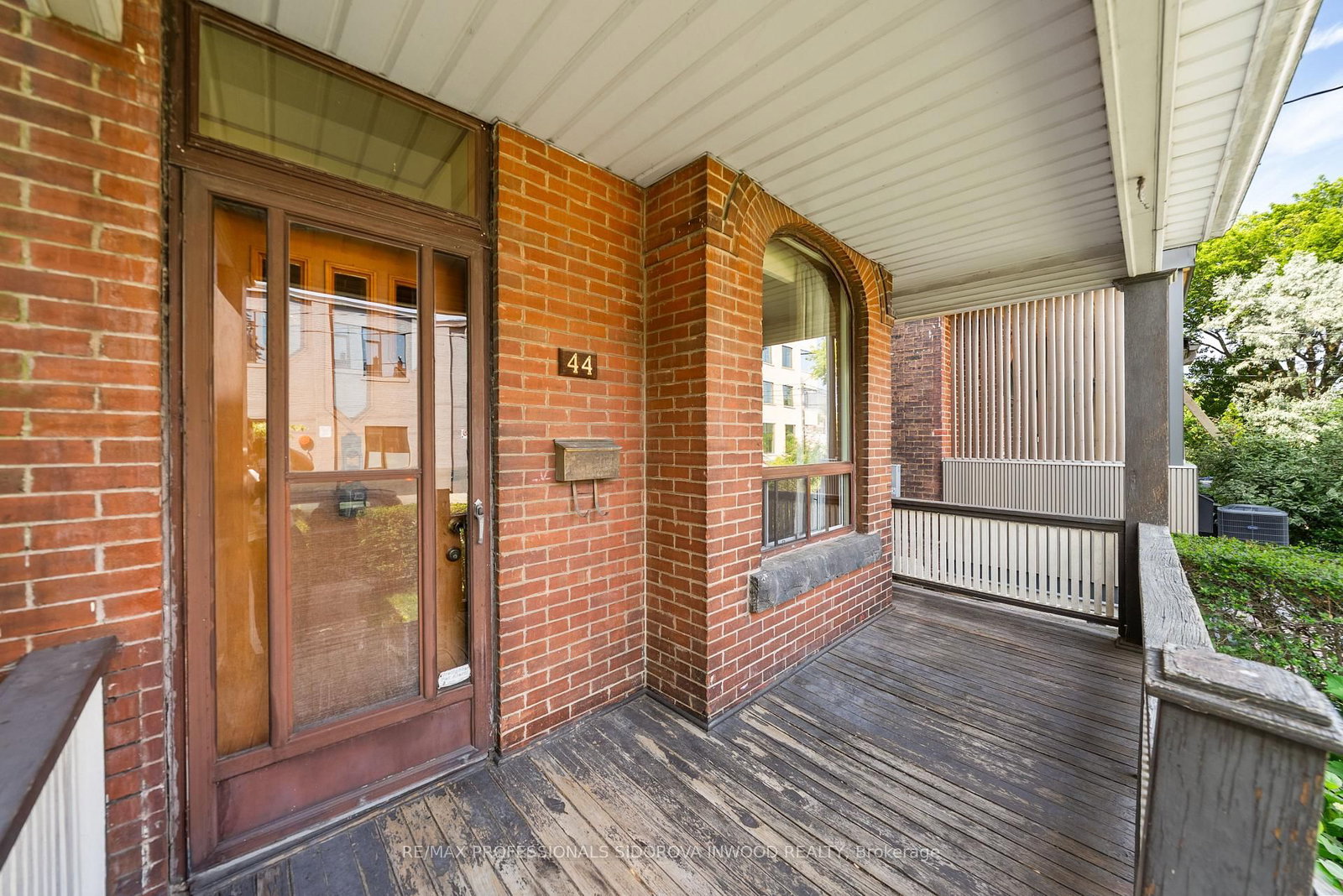 44 Golden Avenue • Toronto, ON photo 2