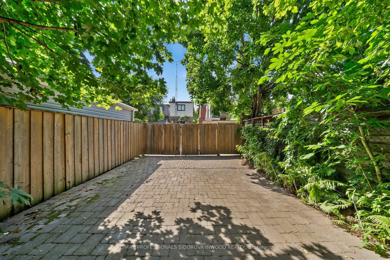 44 Golden Avenue • Toronto, ON photo 35