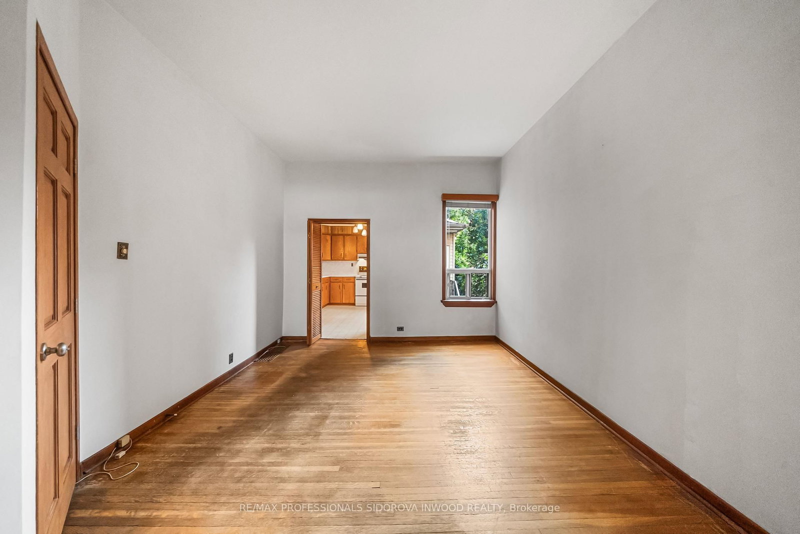 44 Golden Avenue • Toronto, ON photo 9