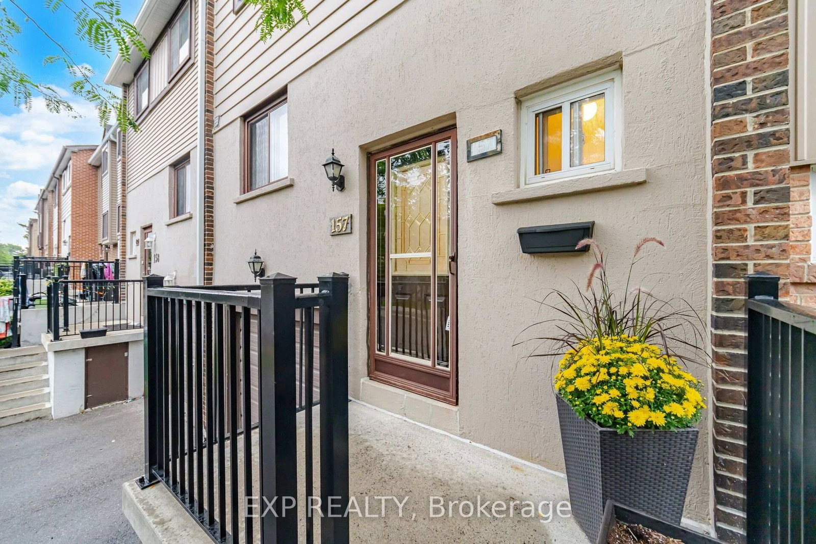 157 Moregate Crescent • Brampton, ON photo 4
