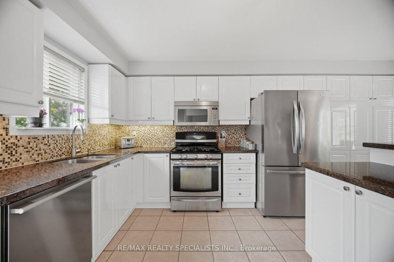 15 - 5535 Glen Erin Drive