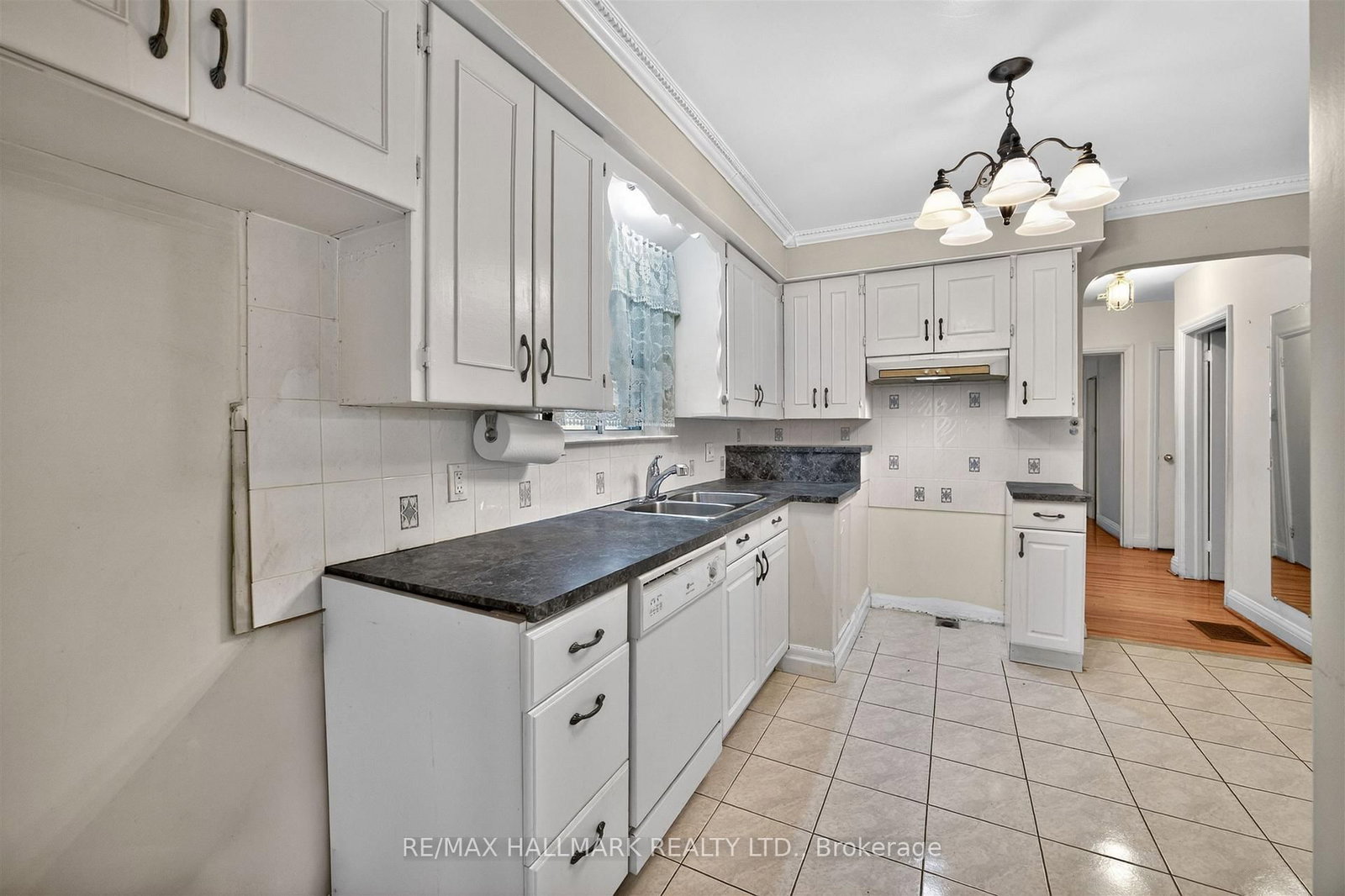 50 Dorking Crescent • Toronto, ON photo 14