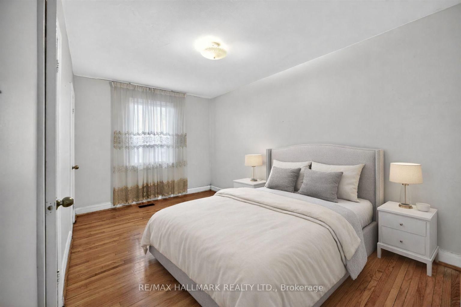 50 Dorking Crescent • Toronto, ON photo 16