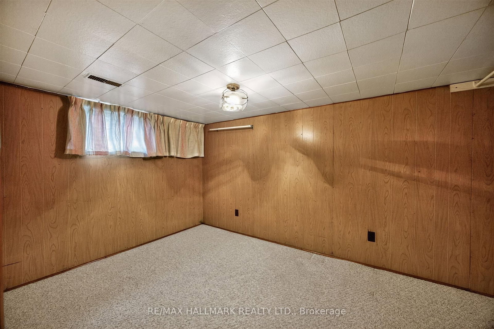 50 Dorking Crescent • Toronto, ON photo 32