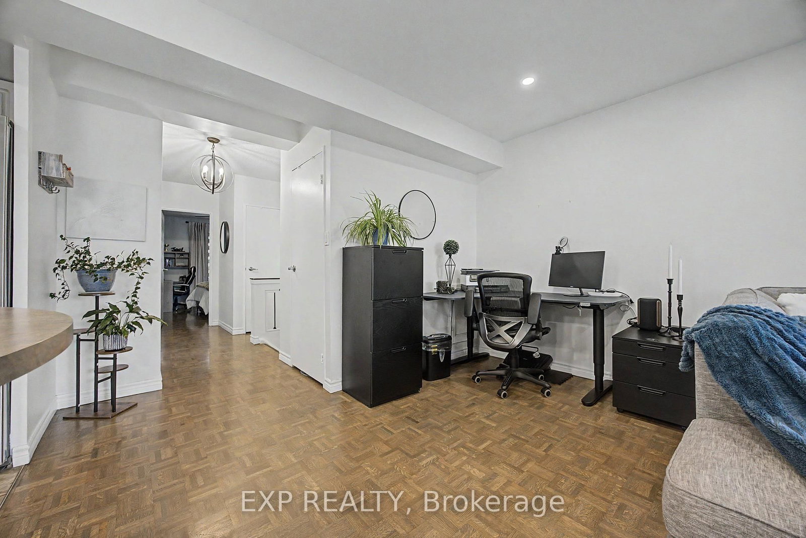Townhouse for sale at 501-1000 Cedarglen Gate, Mississauga, Ontario, L5C 3Z5 - Erindale - MLS: W13754276