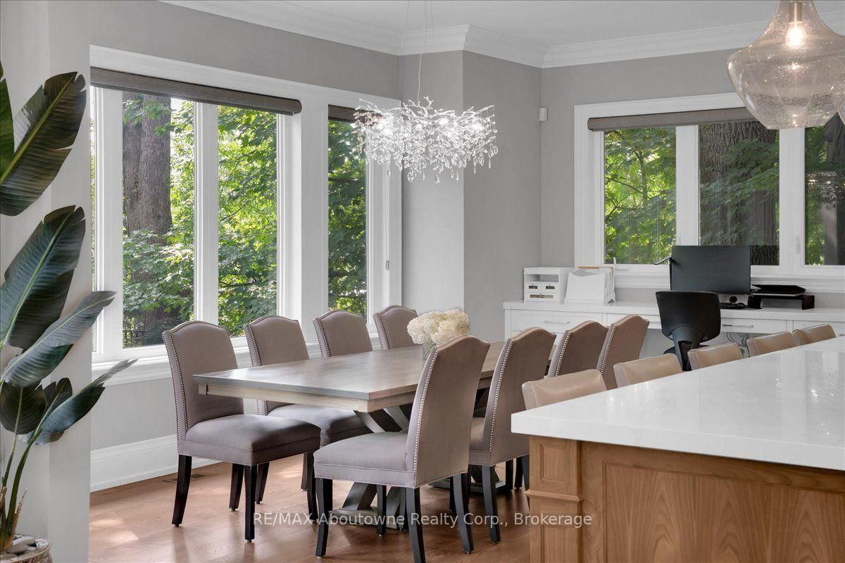 456 Lakeshore Road W • Oakville, ON photo 11