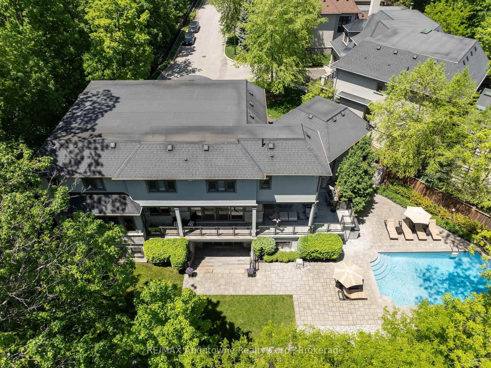 456 Lakeshore Road W • Oakville, ON photo 19
