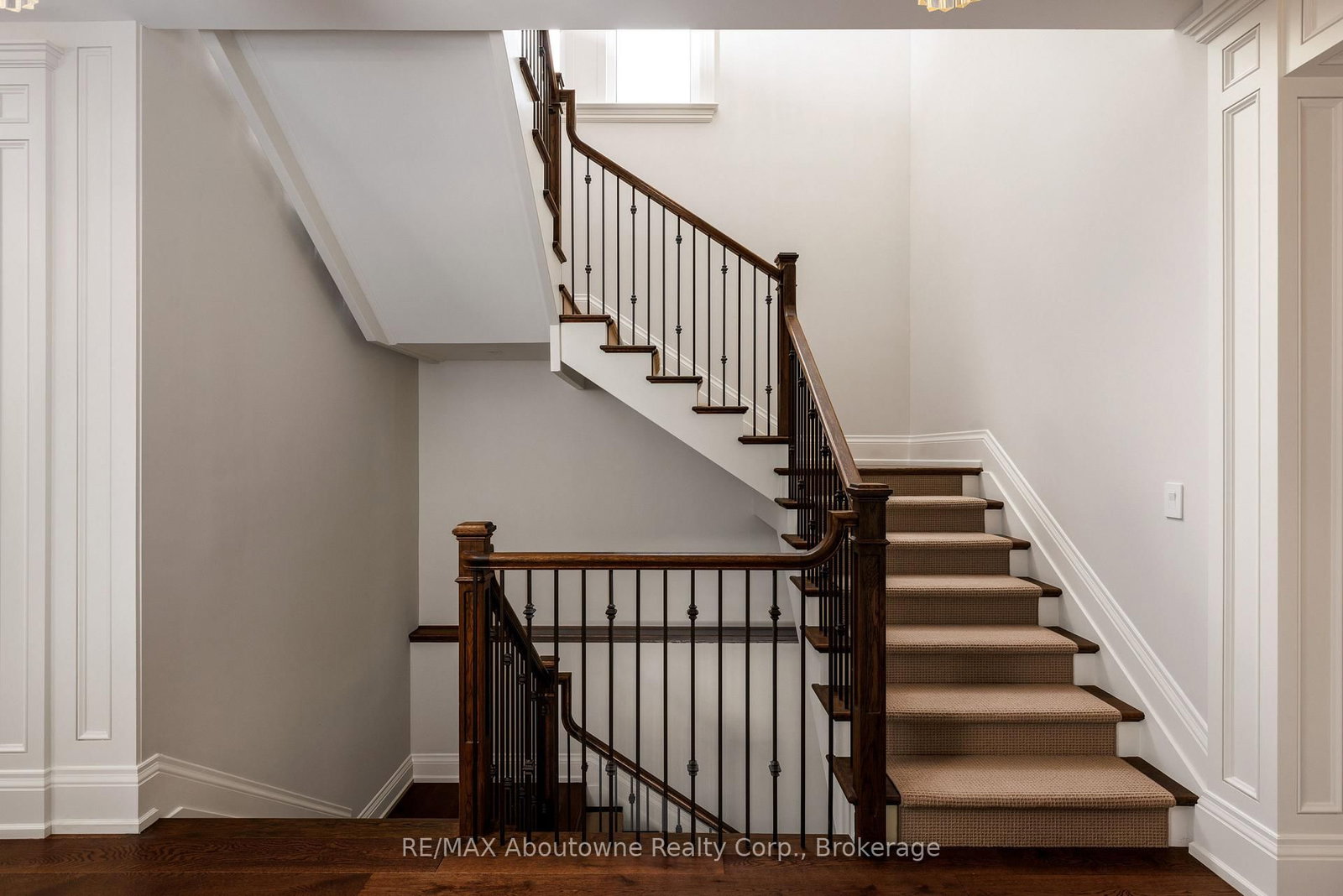 456 Lakeshore Road W • Oakville, ON photo 22