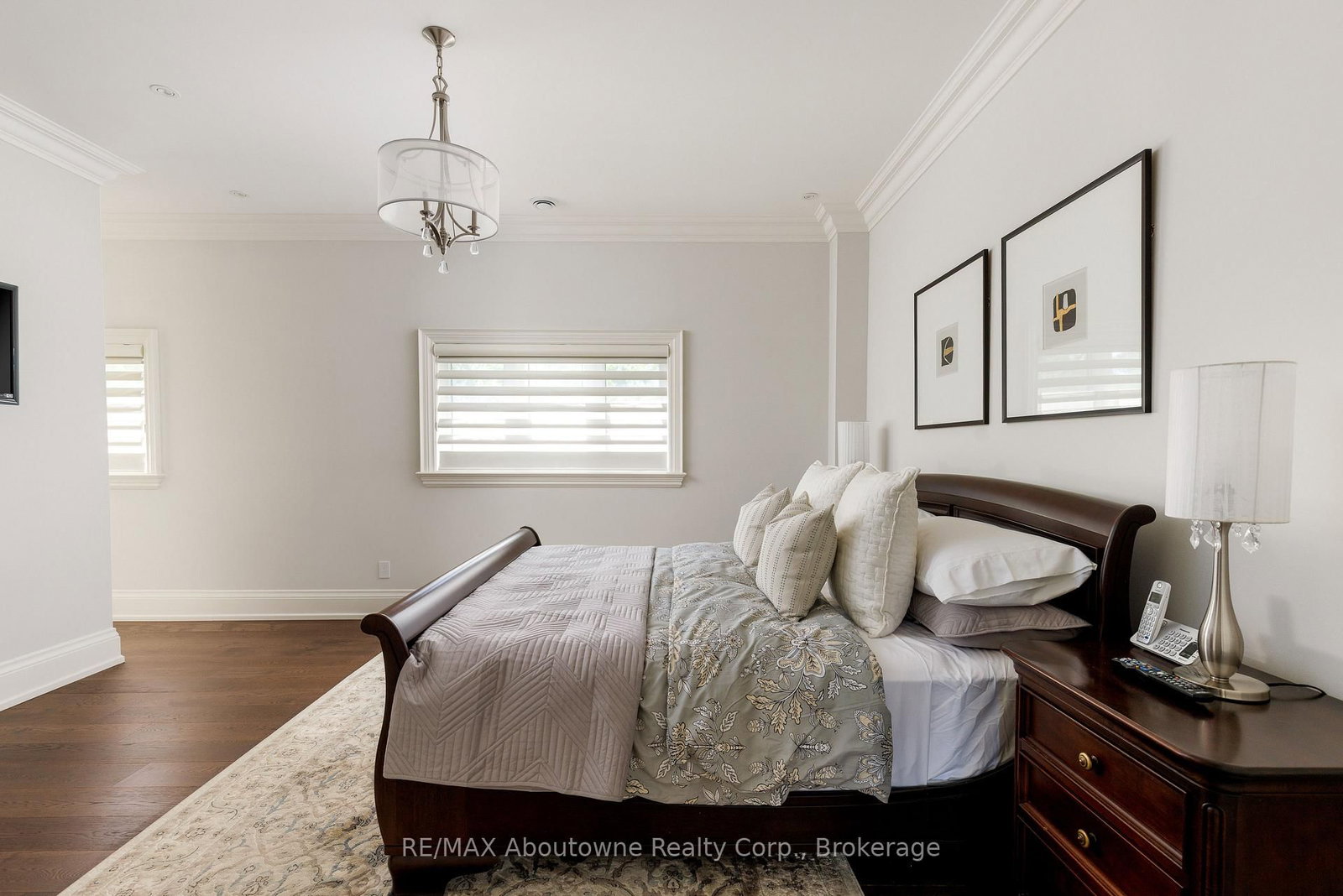 456 Lakeshore Road W • Oakville, ON photo 24