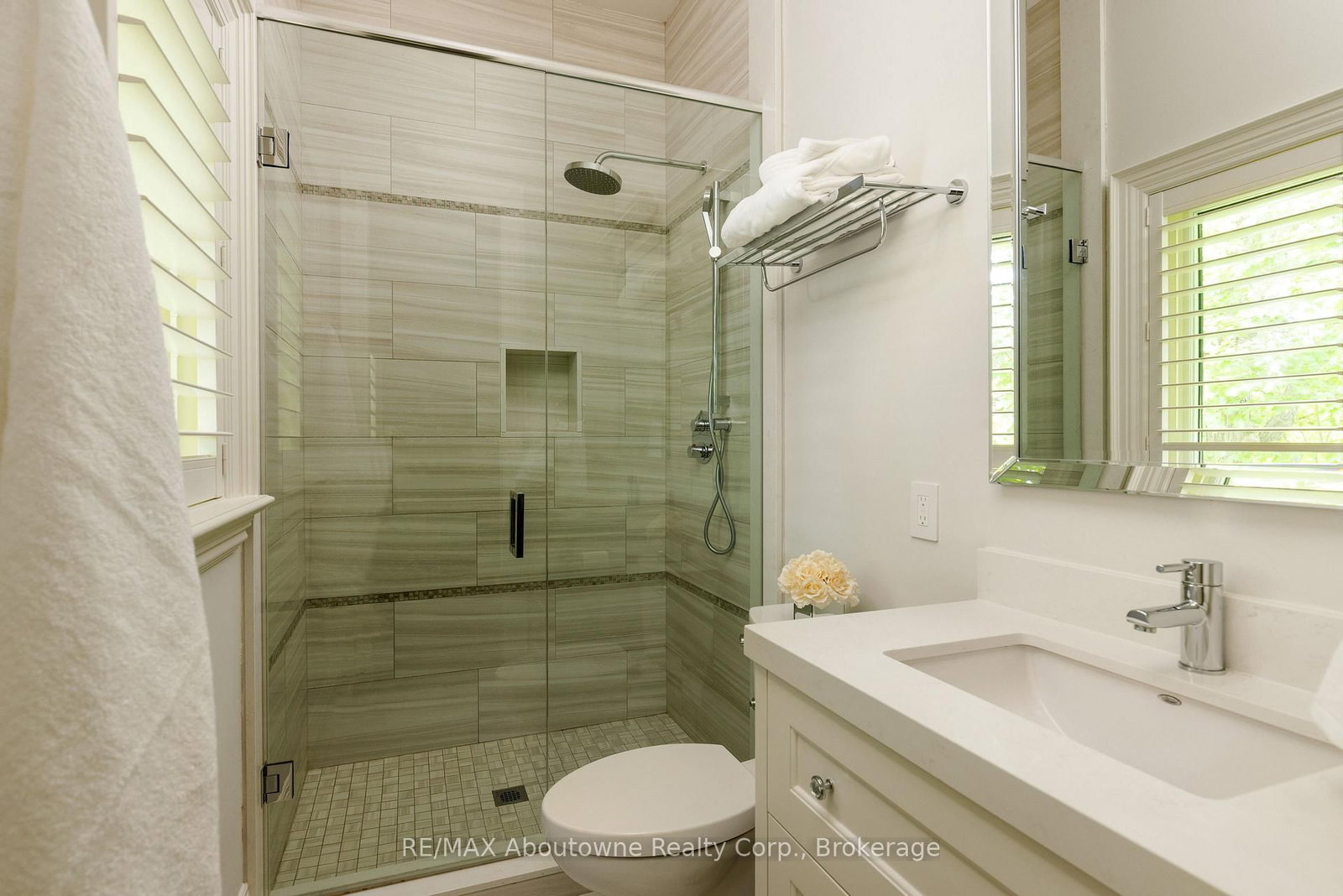 456 Lakeshore Road W • Oakville, ON photo 30